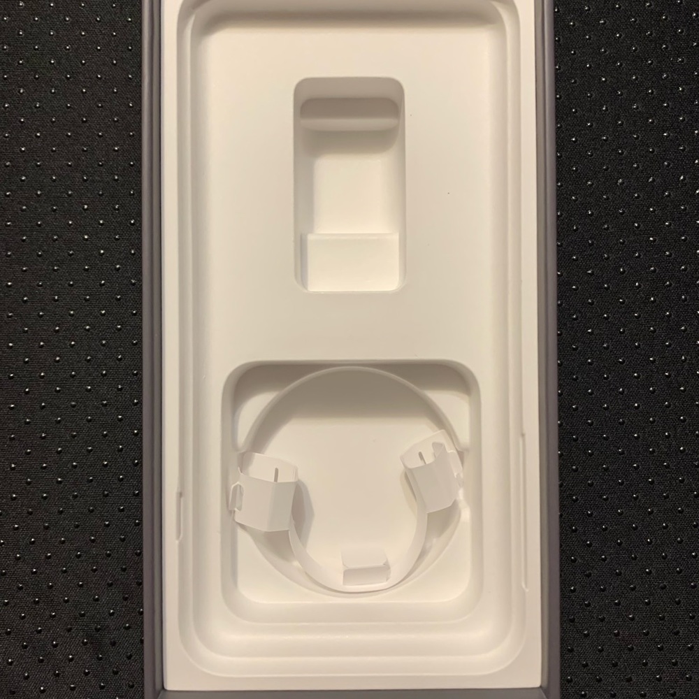 IPhone 8 Plus Box - Picture 5 of 6